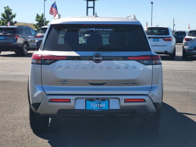 2025 Nissan Pathfinder SL