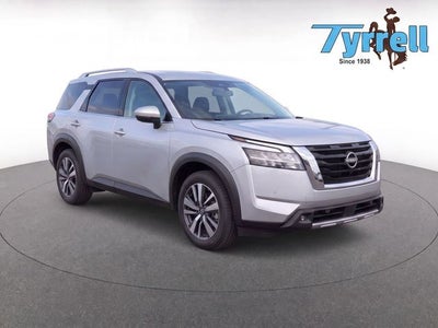 2025 Nissan Pathfinder SL