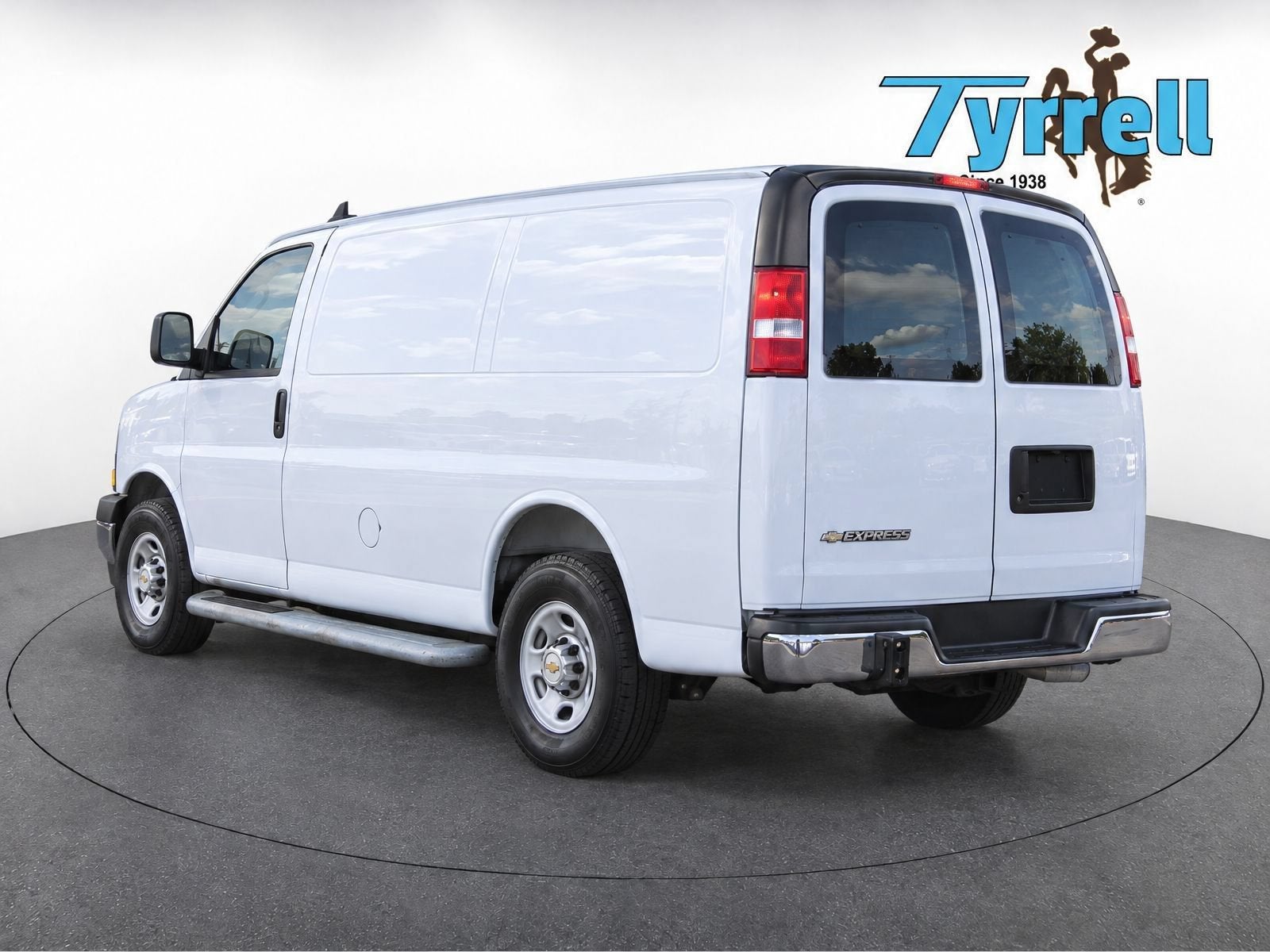 2025 Chevrolet Express Cargo WT