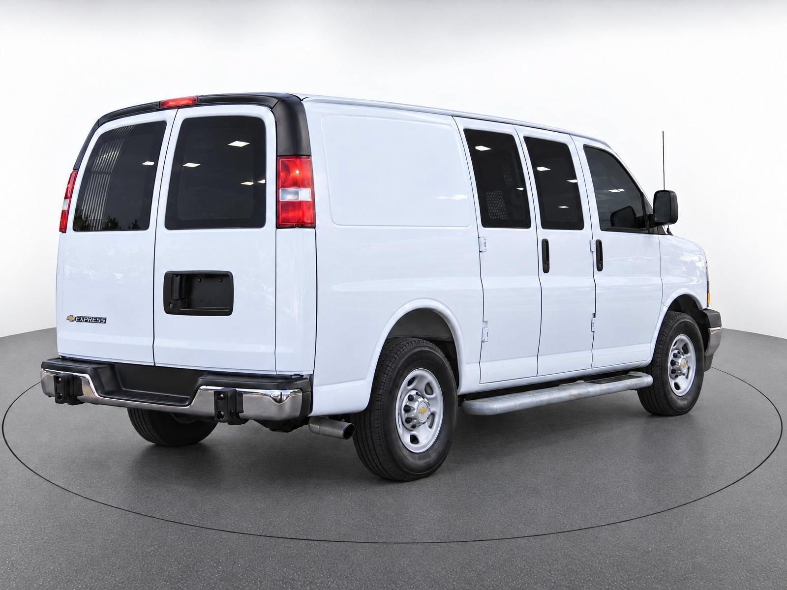 2025 Chevrolet Express Cargo WT