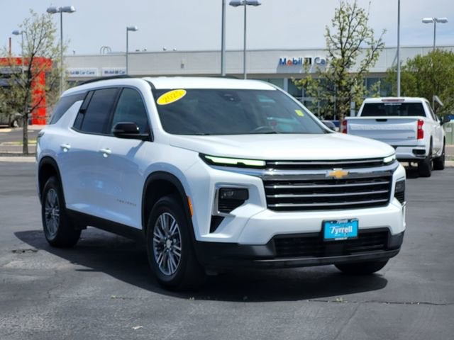 2025 Chevrolet Traverse LT