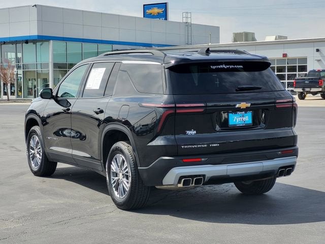 2025 Chevrolet Traverse LT
