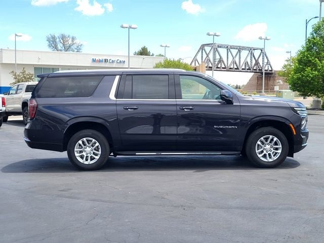 2025 Chevrolet Suburban LT