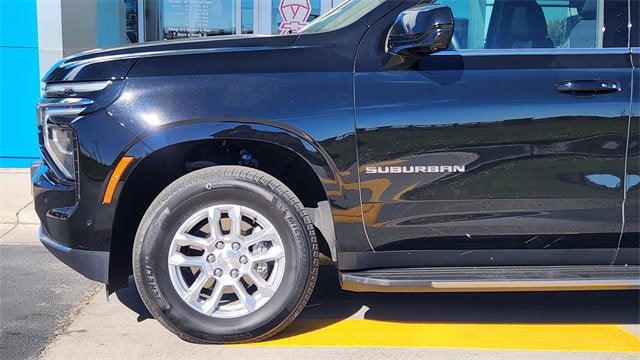 2025 Chevrolet Suburban LT
