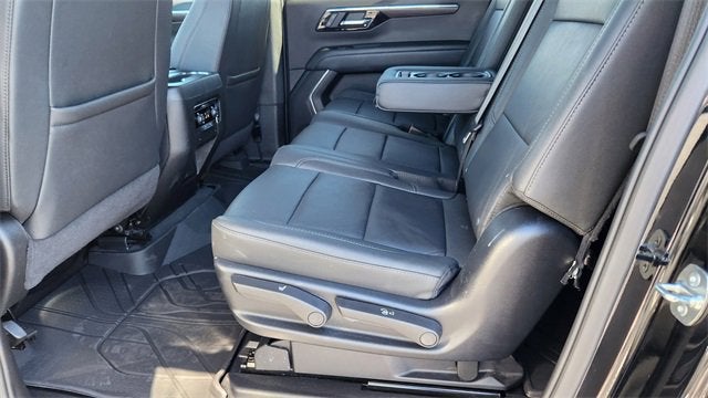 2025 Chevrolet Suburban LT